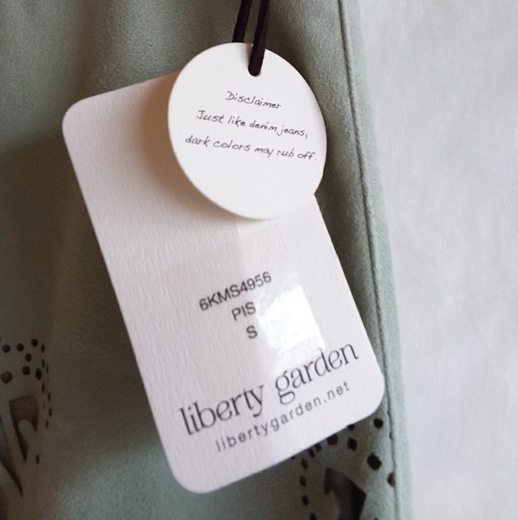 LIBERTY GARDEN LASER CUT FAUX SUEDE MINI SKIRT PISTACHIO GREEN SMALL NWT - Picture 6 of 8